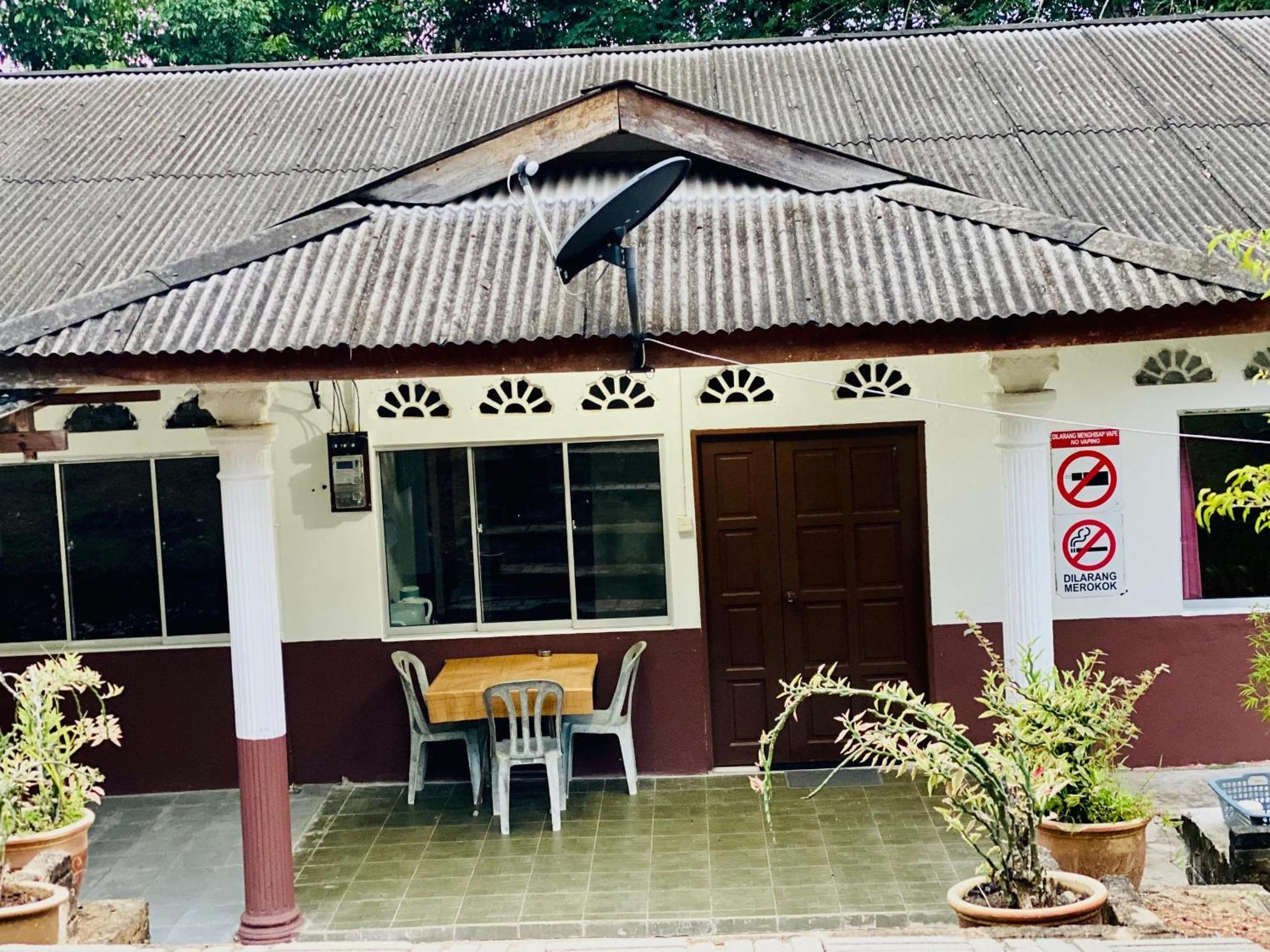 Delimah Guesthouse Куала-Тахан Экстерьер фото